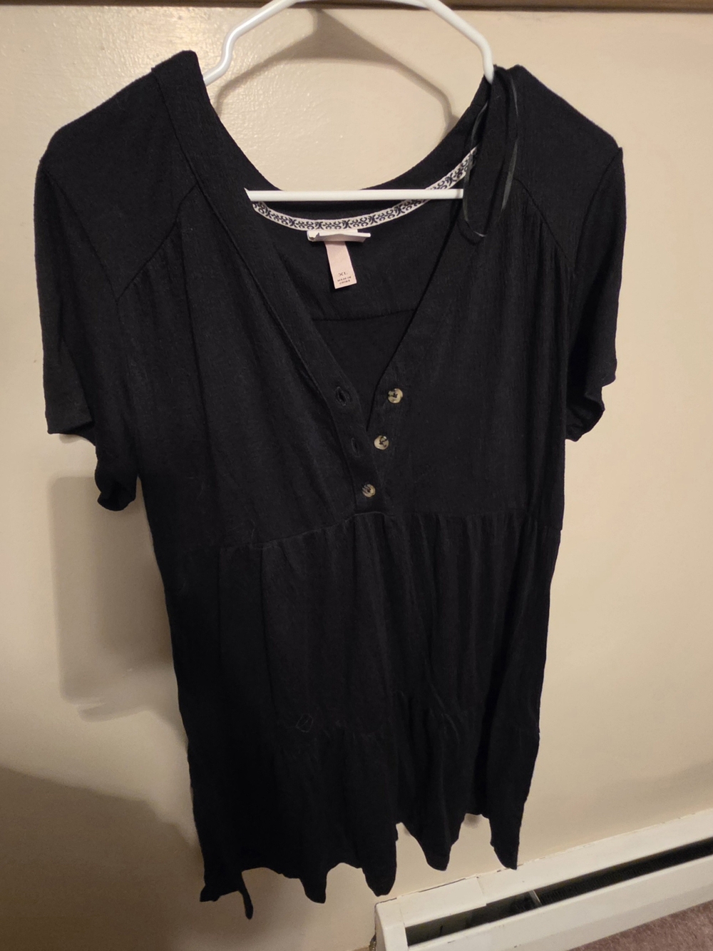 Knox Rose Black Short-Sleeve V-Neck Button-Front Tunic Dress